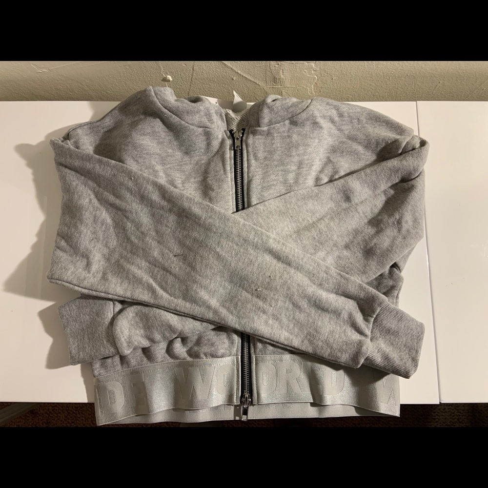 Zip up. Cropped sweatshirt